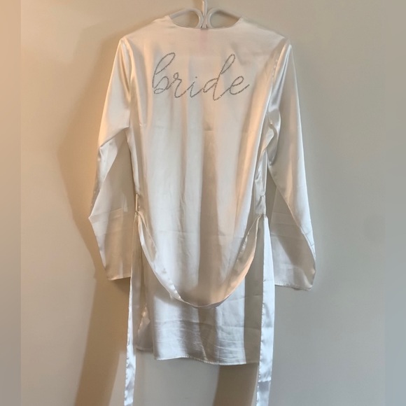 ‘Bride’ Robe - Picture 1 of 4